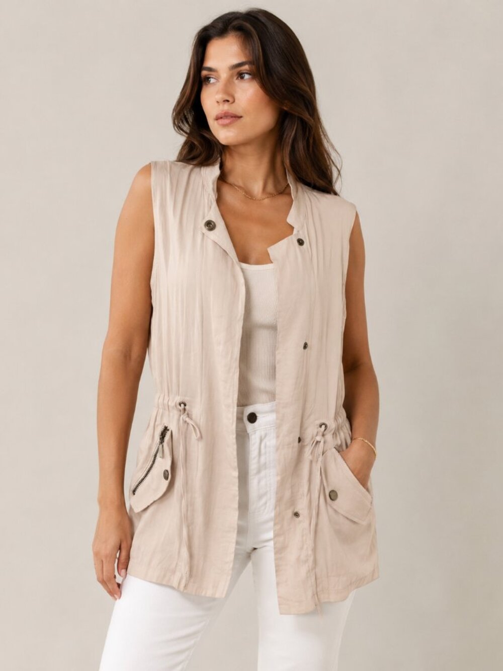 🔥 Closet Sale! Vera Wang Beige Utility Vest – Chic Button & Zipper Detail